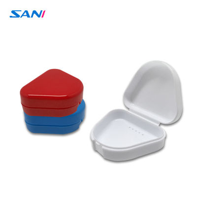 Bom preço. Caixa branca do armazenamento dos dentes falsos, caixa de armazenamento resistente de alta temperatura da dentadura on-line